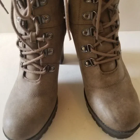 G by Guess Taupe Lace Up Faux Fur Heeled Boots w/ Zipper  size 9 - Picture 6 of 10